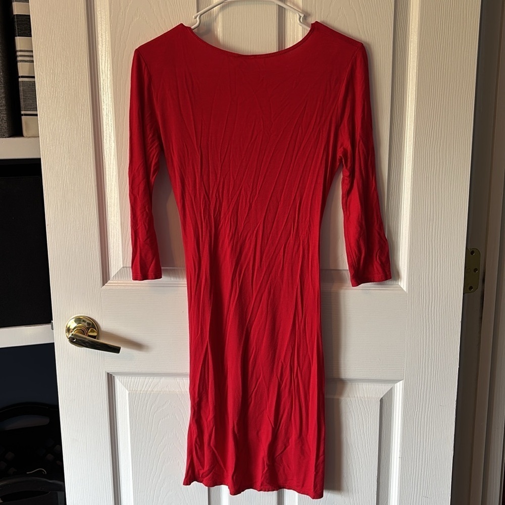Overlapping Dress - Picture 7 of 7